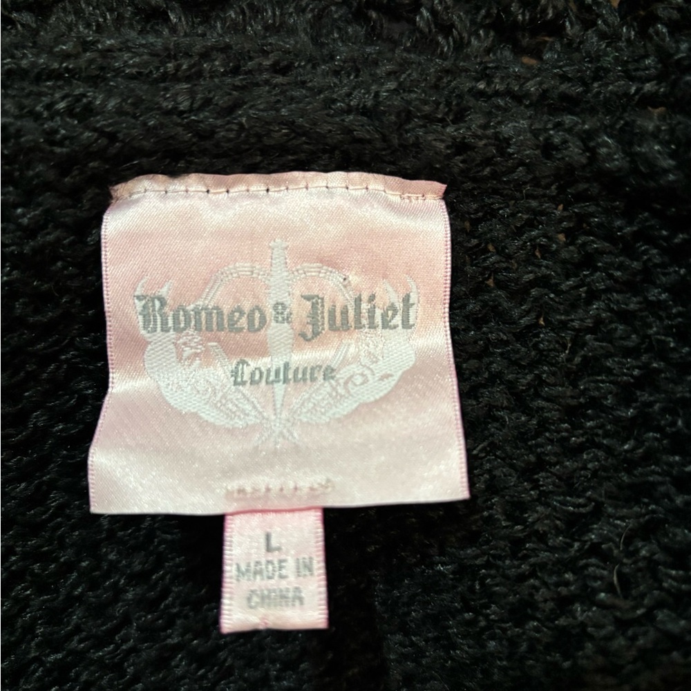 Romeo and Juliet Couture Sweater Size Large - Picture 6 of 8